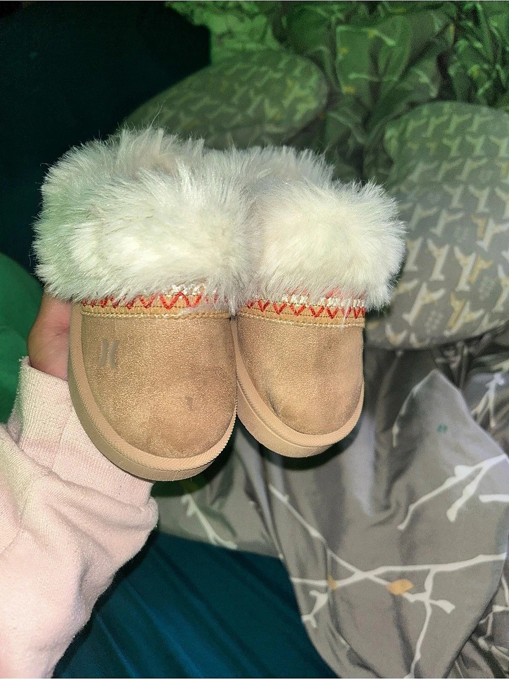 Hurley Faux Fur Trim Tan Slippers